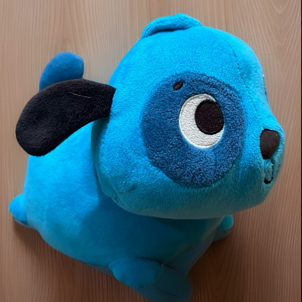 B. toys Interactive Stuffed Animal Dog Wobble 'n' Go, also known as Woofer WORKS
